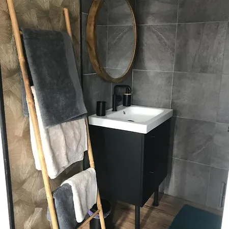 Cosy Atypique Avec Petite Piscine