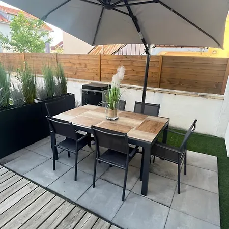 Chalet Cosy Atypique Avec Petite Piscine