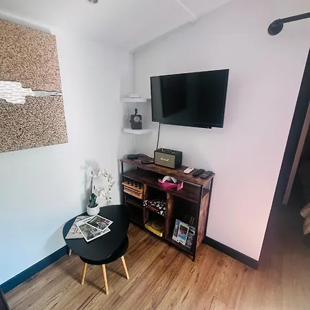 Cosy Atypique Avec Petite Piscine